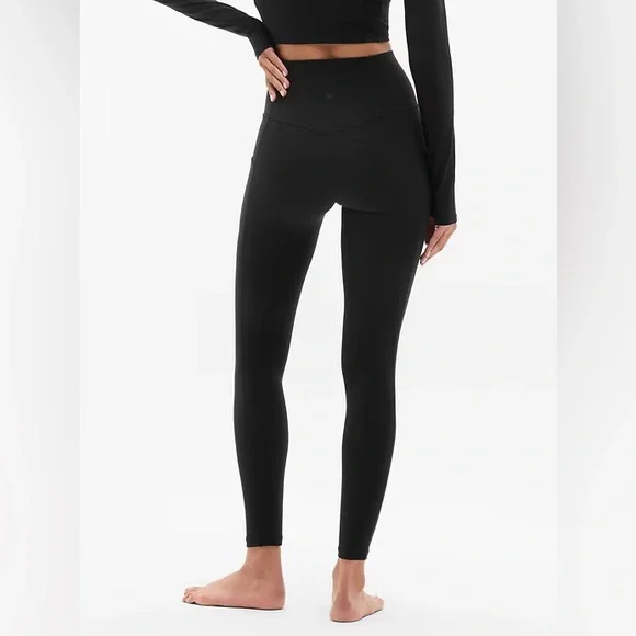 BRAND NEW! Athleta Black Salutation Stash High Rise Legging - Size Small Tall 🛍️ - Picture 3 of 6